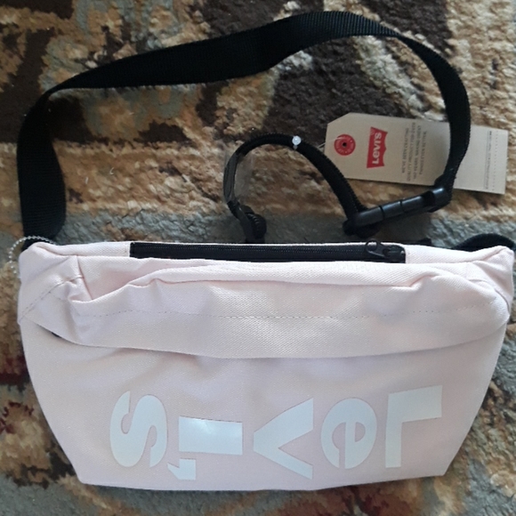 8x*Host Pick*Levi's cute fanny pack - Picture 2 of 12